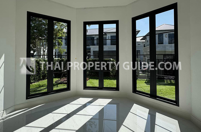 House with Shared Pool in Krung Thep Kritha 